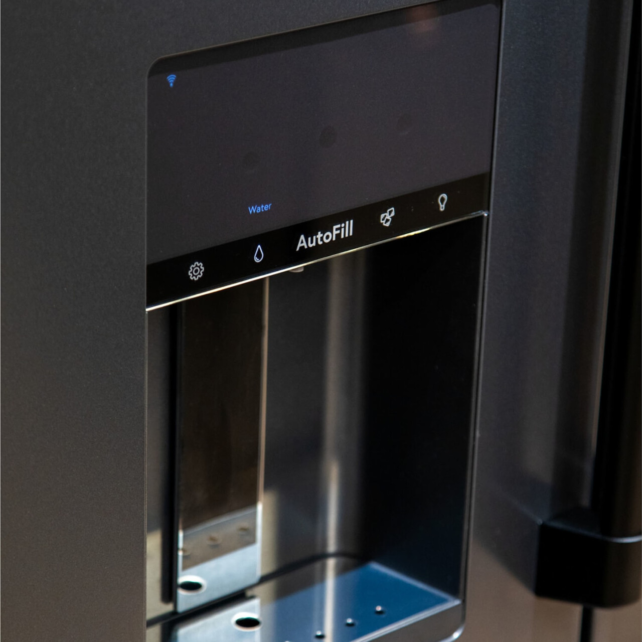 Café Smart 4-Door French-Door Refrigerator - CVE28DP3ND1