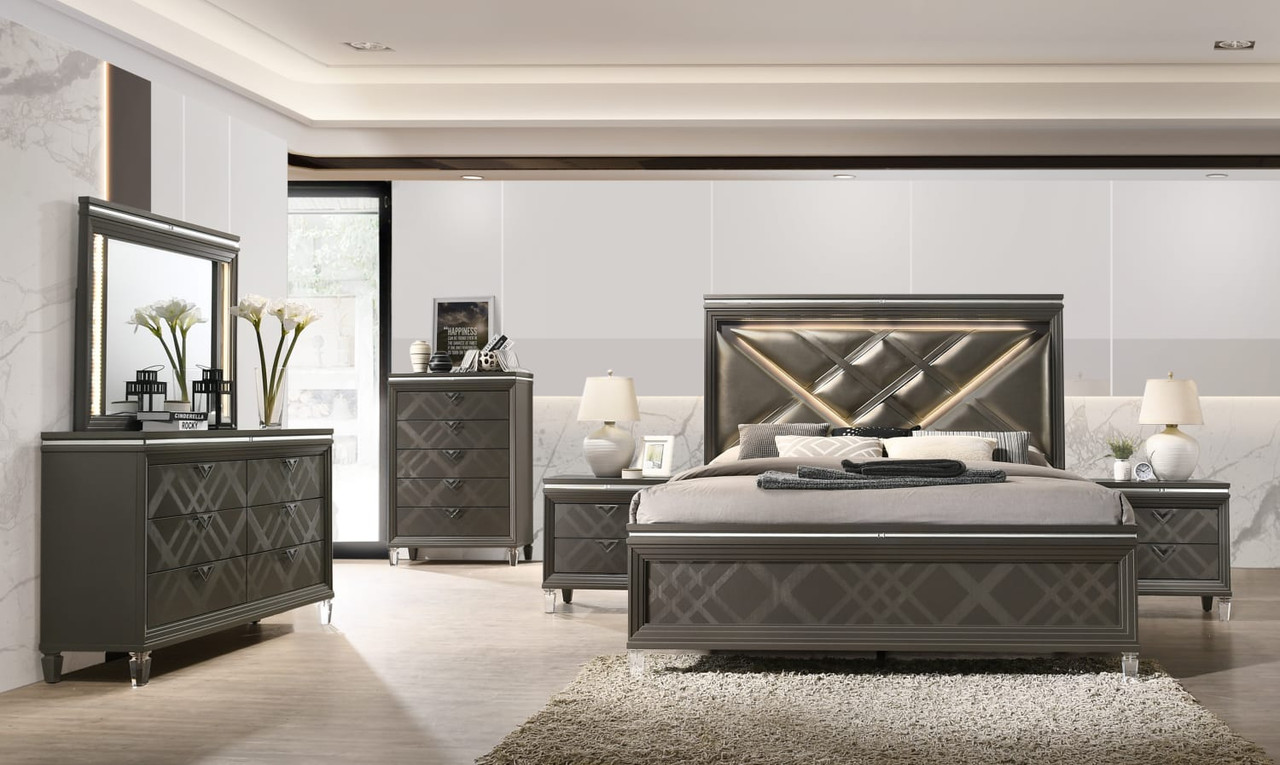 Hollywood Park Collection King Bed