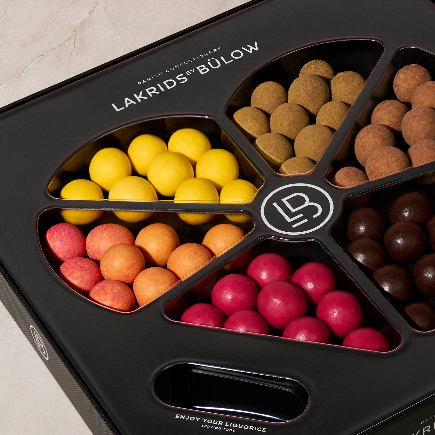 LOVE SELECTION BOX - 450G - BLACK