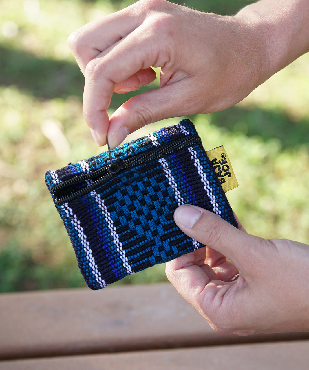 Shell Knots - Macrame Shell Purse with Wooden Handles – Kreate