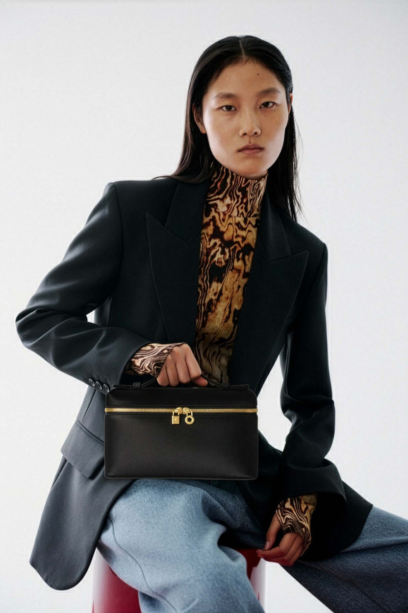 Loro Piana Women's Extra Pocket L19 - Image 5