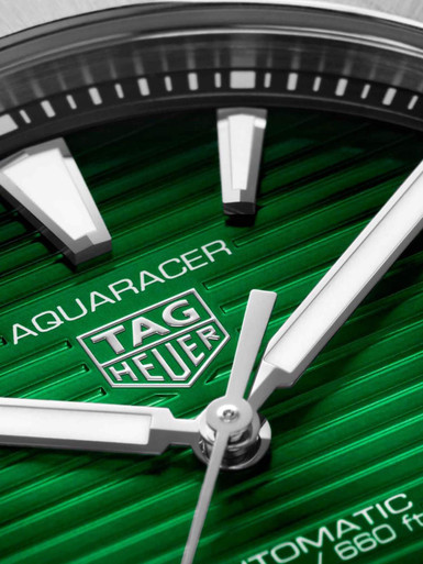 TAG Heuer Aquaracer Professional 200 Date 40mm Green Dial Men's Watch - Image 3