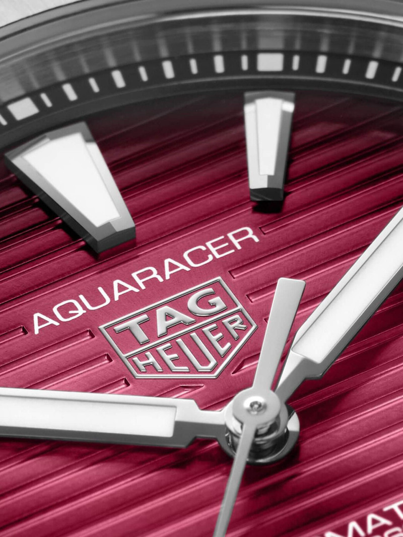TAG Heuer Aquaracer Professional 200 Date 40mm Red Dial Men's Watch - Image 4