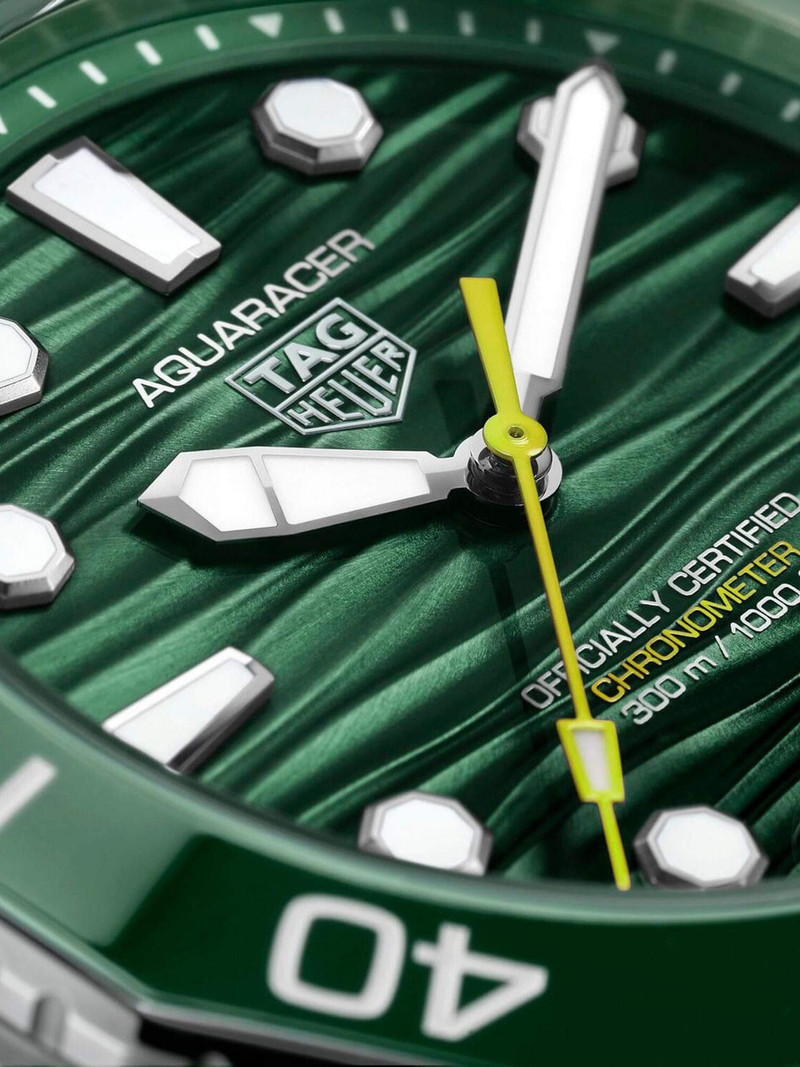 TAG Heuer Aquaracer Professional 300 Date 42mm Green Dial Men's Watch - Image 4
