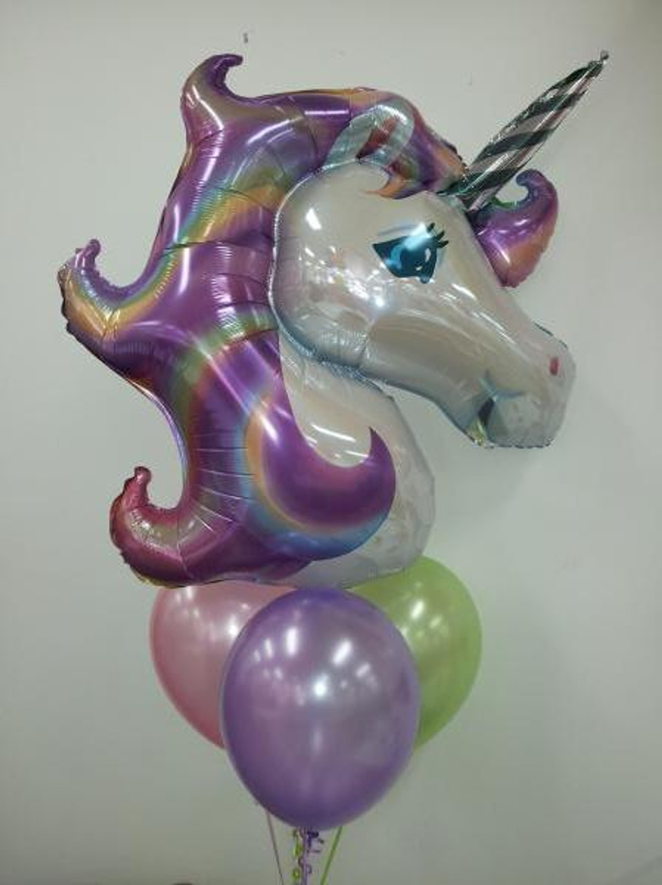 Supershape Foil with 3 plain latex on weight
Includes hifloat for longer lasting balloons