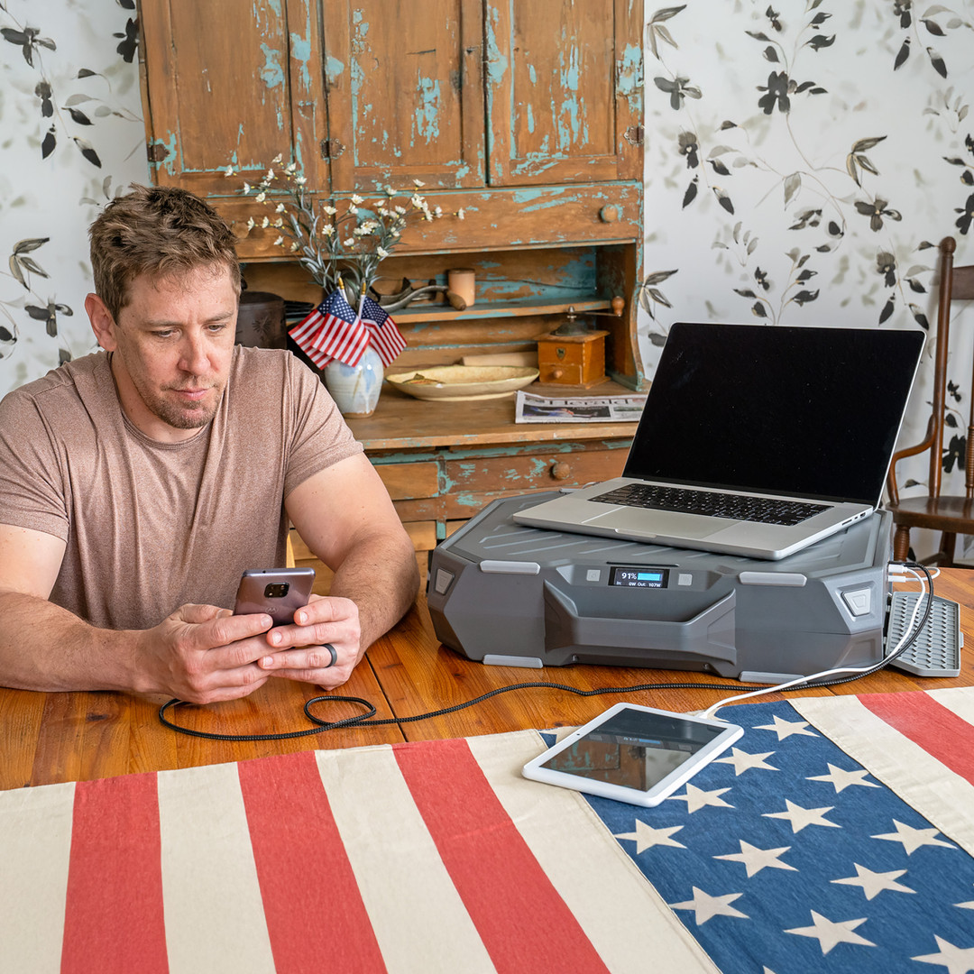 AlphaCase Elite Portable Solar Generator Briefcase | 4Patriots