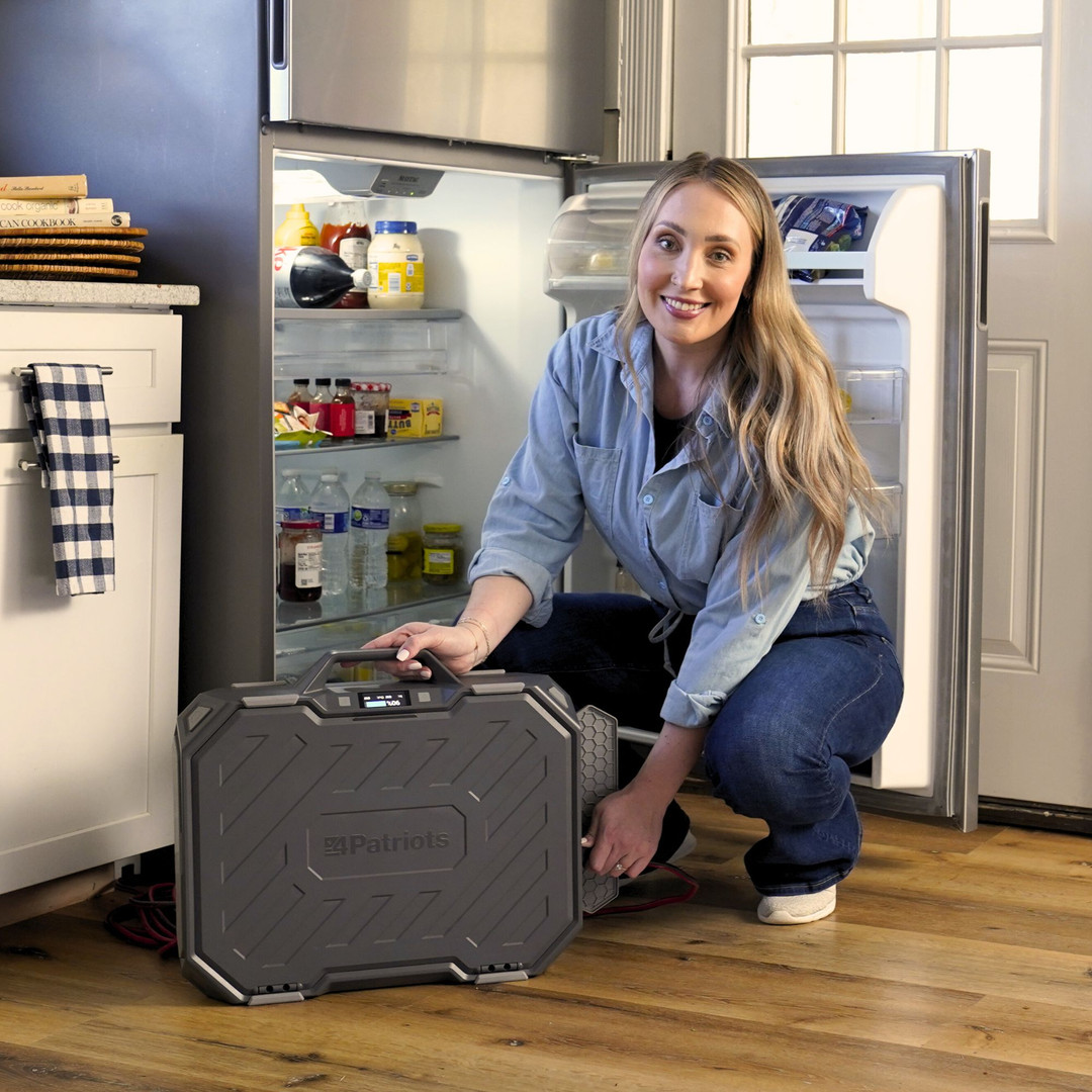 AlphaCase Elite Portable Solar Generator Briefcase | 4Patriots