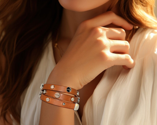  RIVET LUXE WRAP   WHISKEY BROWN - SILVER 