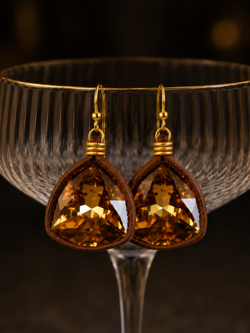 COGNAC TRILLIANT DROPS  •  SADDLE DEERSKIN
