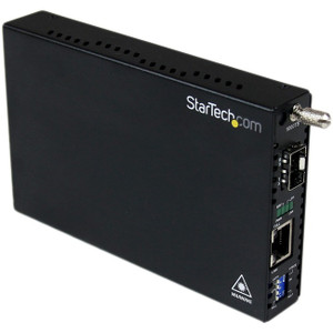 StarTech.com Gigabit Ethernet Fiber Media Converter with Open SFP Slot StarTech.com Gigabit Ethernet Fiber Media Converter with Open SFP Slot