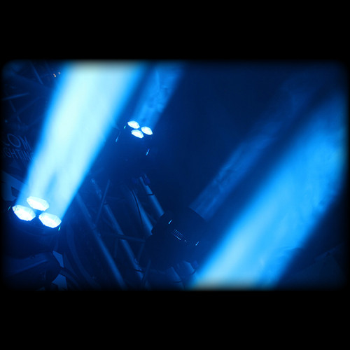 Blizzard Lighting Stiletto Z3 4-in-1 RGBW LED Moving Head with Zoom (Discontinued)