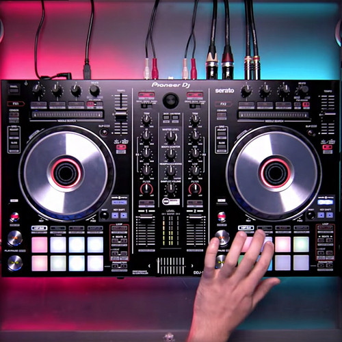 DJ Equipment Package with Turbosound iNSPIRE iP500 Powered Column Loudspeaker System and Pioneer DDJ-SR2 Controller