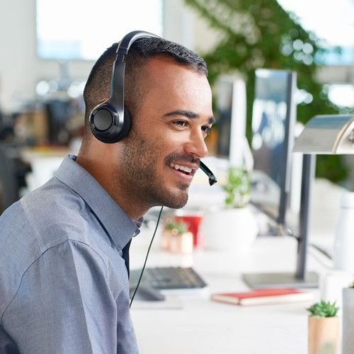 Logitech H390 USB Computer Headset with Enhanced Digital Audio and In-Line Controls