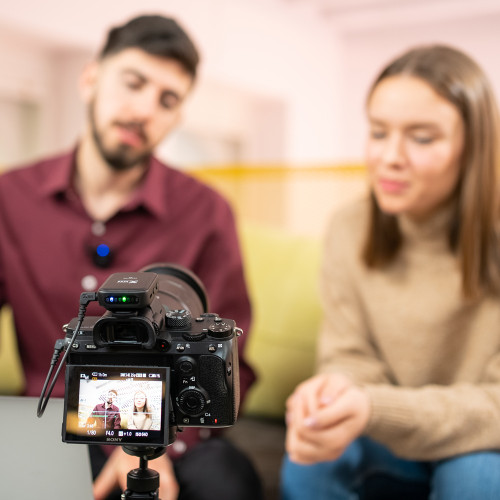 Xvive U6 2.4GHz Compact Wireless Mic System for DSLR/Video Cameras and Smartphones (Discontinued)