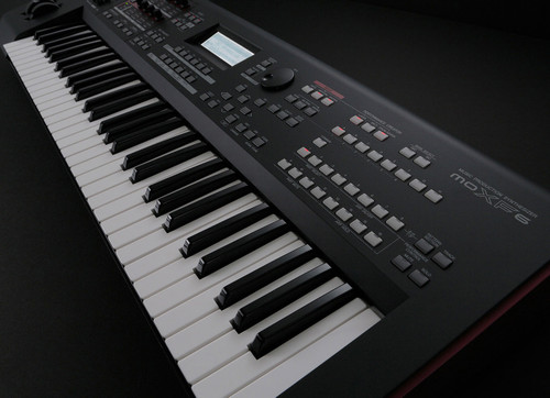 Yamaha MOXF6 61-Key Synthesizer Workstation (Discontinued)