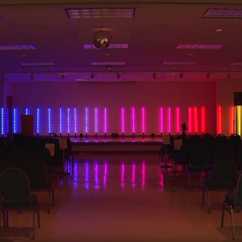 CHAUVET DJ Wireless Lighting System with 16 Freedom Sticks and Obey 40 D-Fi Wireless DMX Controller (Discontinued)