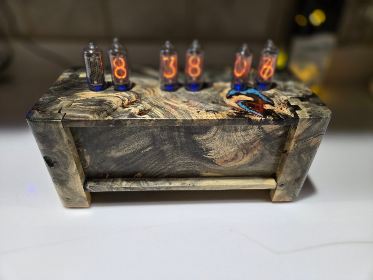 IN14 Buckeye Burl and Epoxy 6 Bulb Nixie Clock