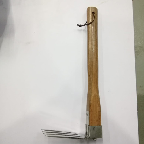 Wooden handle cultivator size:36X15.5cm JF024D