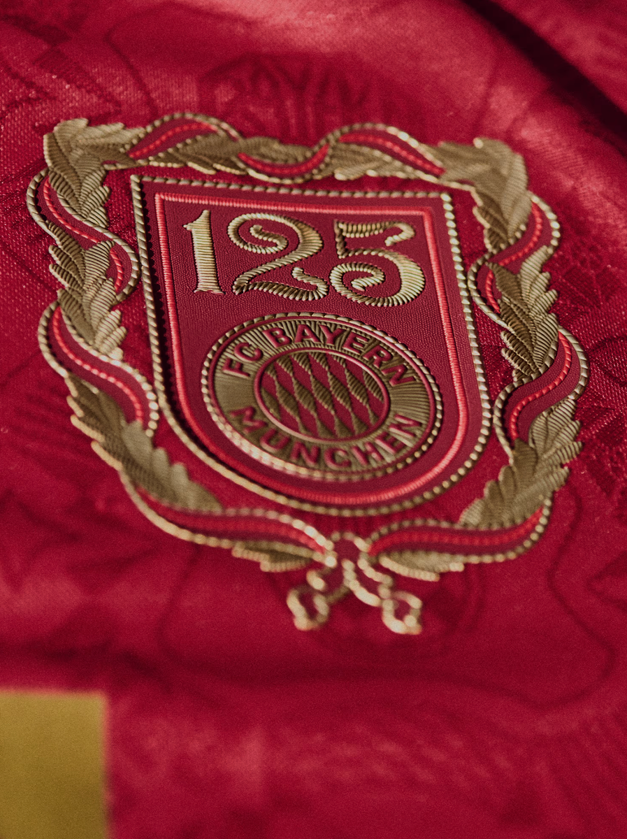 Bayern Munich 24/25 Kid's 125 Anniversary Mini-Kit