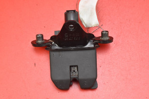 ZAMOK ZADNYCH DVERI 1Z5827501C SKODA OCTAVIA 2 II 5D HB 04-08 (JI1J4) ZAMOK ZADNYCH DVERI 1Z5827501C SKODA OCTAVIA 2 II 5D HB 04-08 (JI1J4)
