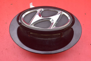 EMBLEM NA VEKO BATOZINOVEHO PRIESTORU 81721-1J020 HYUNDAI I20 1 I 5D HB 08-12 EMBLEM NA VEKO BATOZINOVEHO PRIESTORU 81721-1J020 HYUNDAI I20 1 I 5D HB 08-12