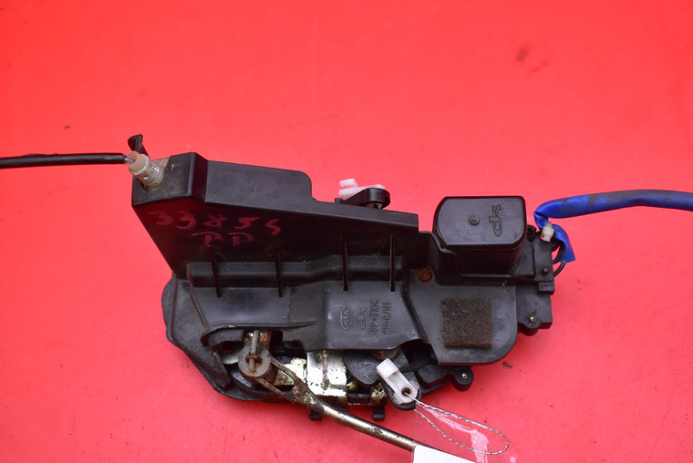 ZAMOK PRAVYCH PREDNYCH DVERI EU KIA CARNIVAL 1 I 02-06