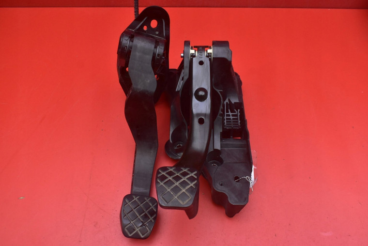 PEDAL SPOJKY PEDALE BRZDY 2Q1721059H 2Q1721058P SKODA FABIA IV 1.0 MPI