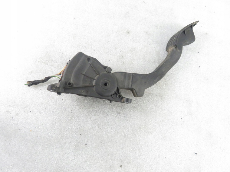 PLYNOVY PEDAL FORD FOCUS C-MAX (DM2) 1.8 - CSDA 3M519F836AE 6PV00864110