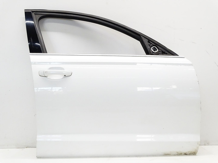 LAVE PREDNE DVERE AUDI A6 C7 LY9C BIELY SEDAN KOMBI HLINIK