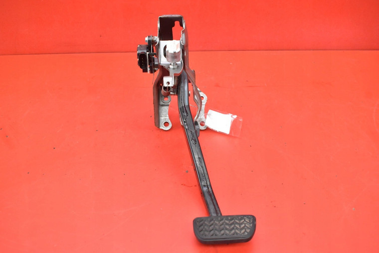 BRZDOVY PEDAL AUTOMATICKY 89510-47010 TOYOTA PRIUS 2 II XW20 1.5 VVTI HYBRID