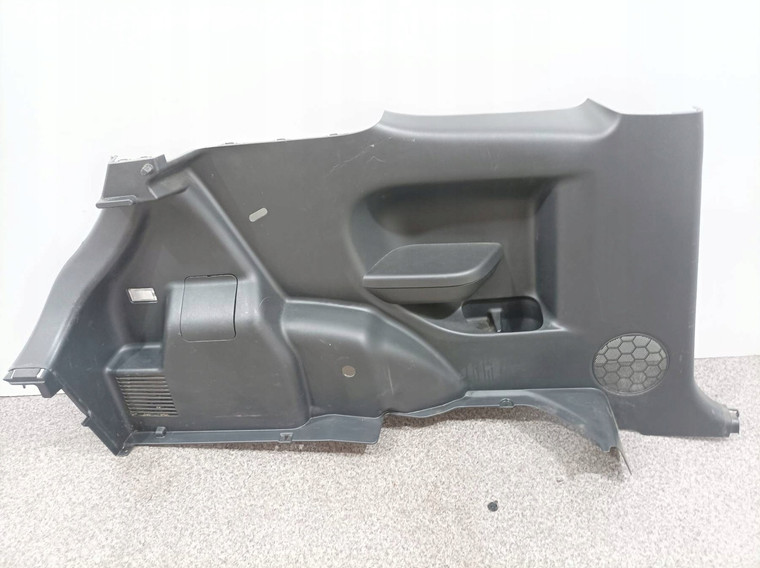 Zadny lavy kryt batozinoveho priestoru 3D MK7 Suzuki Swift V (2010-2017)
