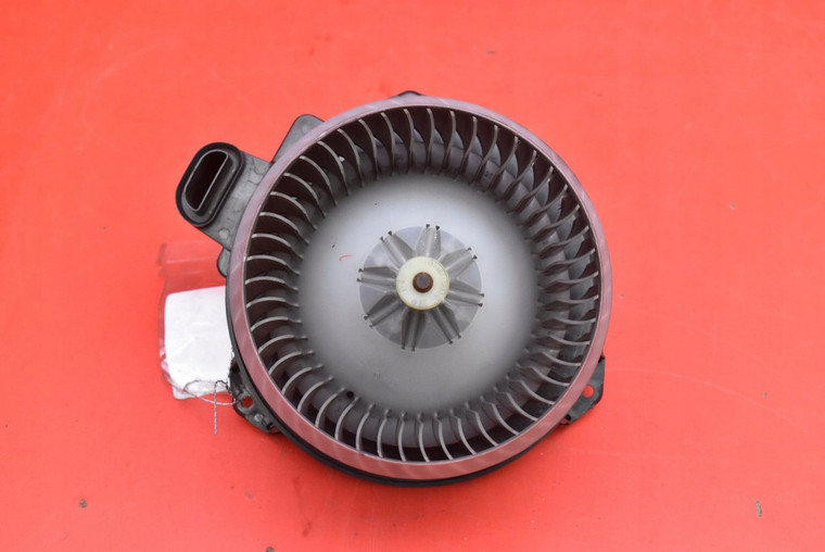 VENTILATOR NASAVANIA VZDUCHU EU AV272700-8103 TOYOTA AURIS 1 I 06-09 (G3HRB)
