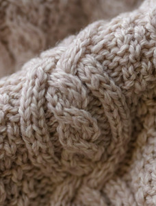 Women's Keyhole Crew Neck Sweater - Wicker