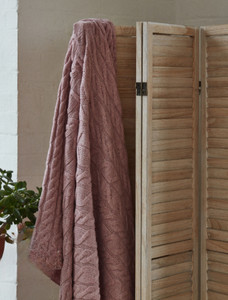 Super Soft Aran Throw - Winter Rose