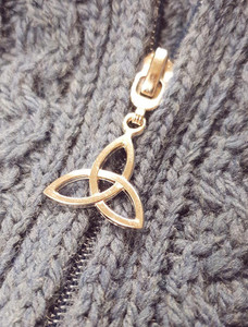 Merino Honeycomb Hoodie - Celtic Knot Zipper Pull