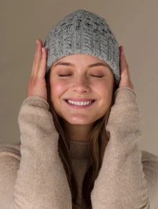Women's Wool Cashmere Aran Honeycomb Hat - Light Grey