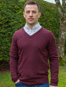 Mens Lambswool V-Neck Sweater - Berry Marl