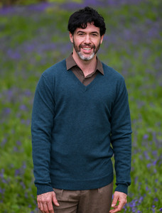 Mens Lambswool V-Neck Sweater  - Navy Night