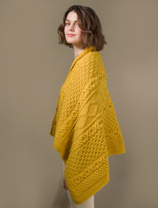 Aran Buttoned Wool Poncho - Yellow