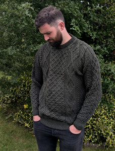 Men's Traditional Aran Wool Crew Neck Sweater - Moss Green
