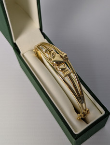 Gold Plated Claddagh Bangle