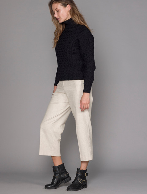 Merino Wool Turtleneck Sweater - Black