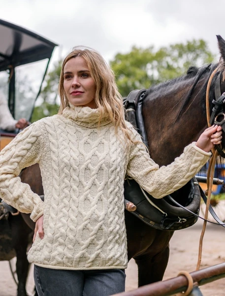Womens Turtleneck Cable Knit Sweater - Natural White