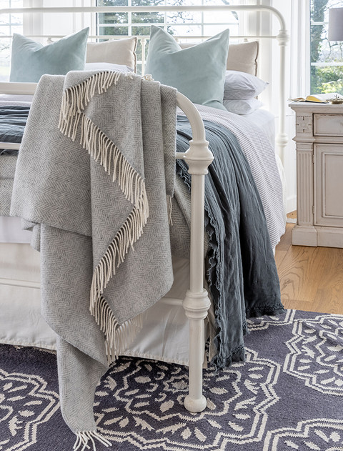 Merino Wool Cashmere Throw - Grey & Cream Herringbone
