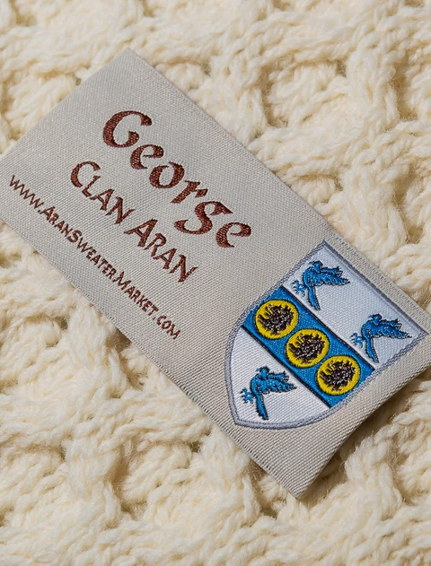 George Clan Aran Poncho - Label