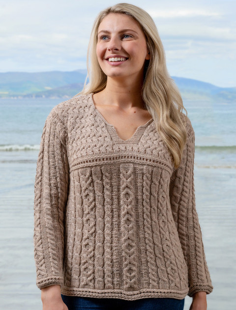 Women's Keyhole Crew Neck Sweater - Wicker