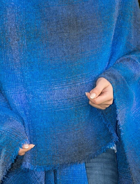 Lambswool Celtic Ruana Wrap Blue Checks - Detail