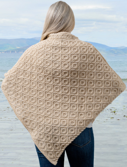 Hawthorn Pattern Aran Poncho - Oatmeal