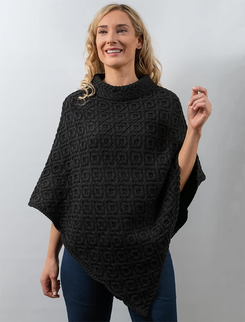 Hawthorn Pattern Aran Poncho - Black
