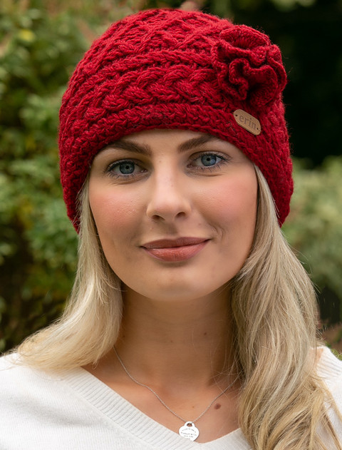 Ladies Aran Trellis Pull-on Hat With Flower - Red